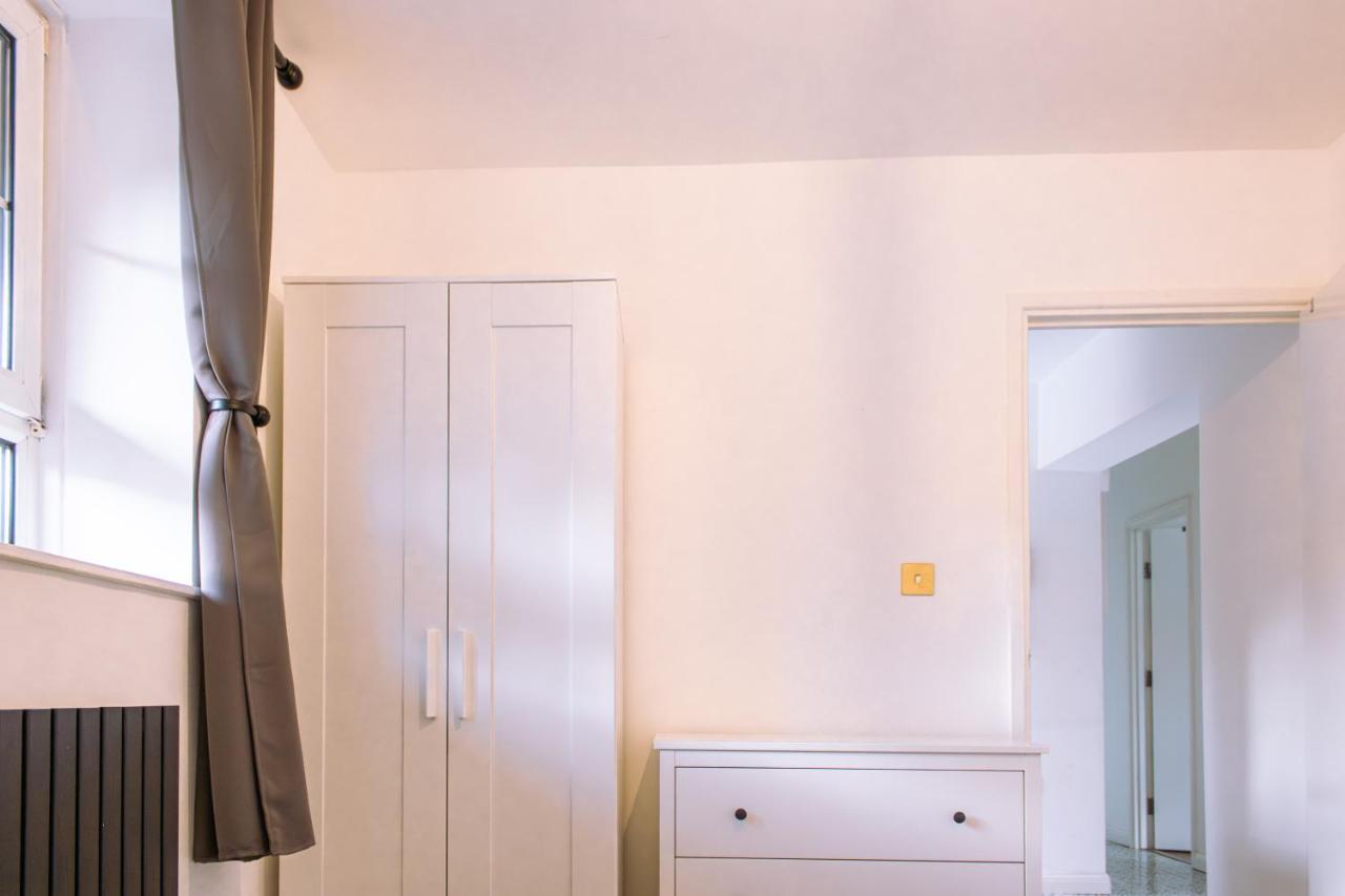 Nice 4 Bedroom Apartment Near City Centre 2-Min Walk To Metro !! Business & Family Friendly!! Лондон Екстериор снимка