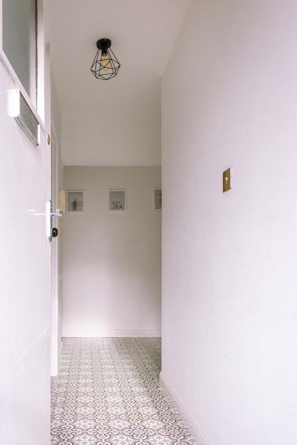 Nice 4 Bedroom Apartment Near City Centre 2-Min Walk To Metro !! Business & Family Friendly!! Лондон Екстериор снимка